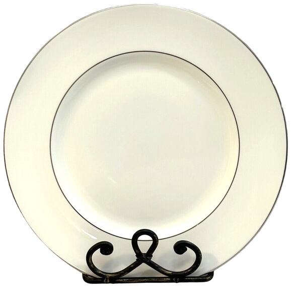 Wedgwood Platinum Signet Dinner Plate